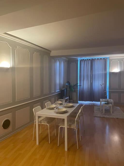Apartamento « Au Coeur De Dole » Exterior foto